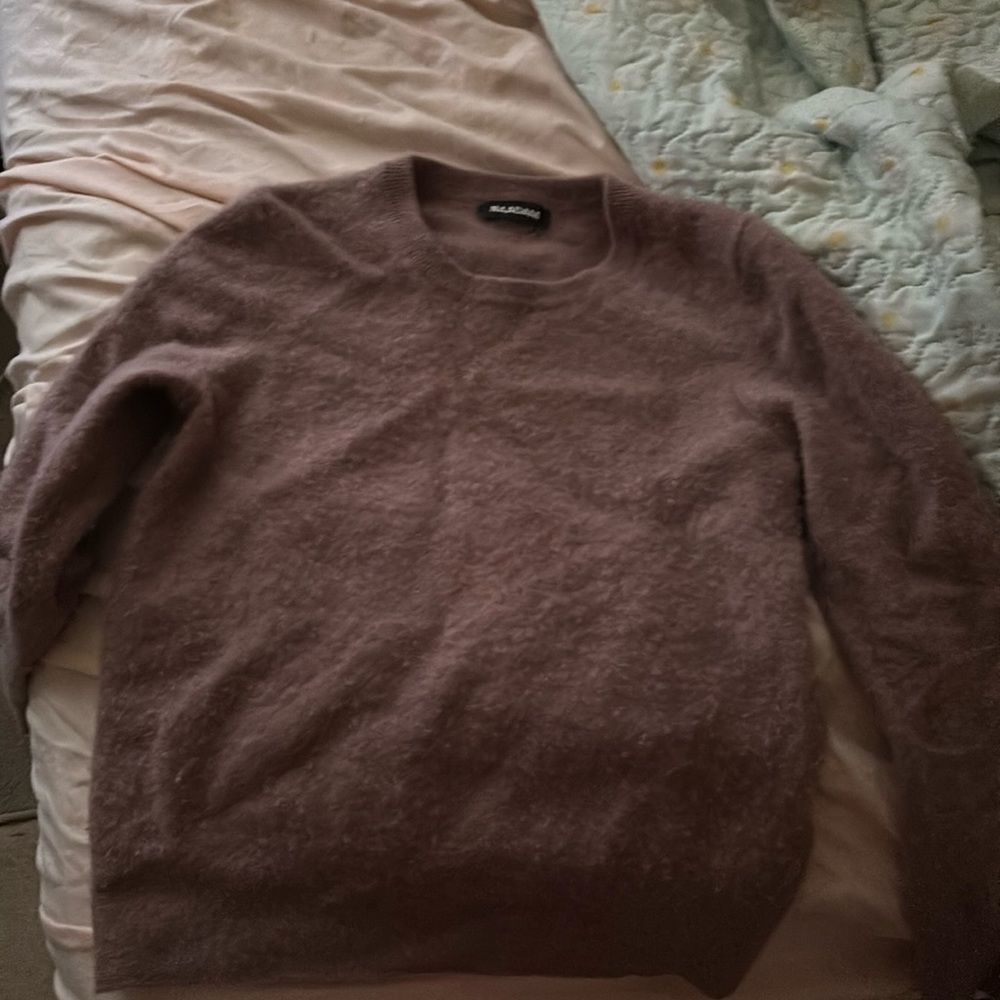 Worn once but didnt need it anymore. Asking for 25 or best offer.